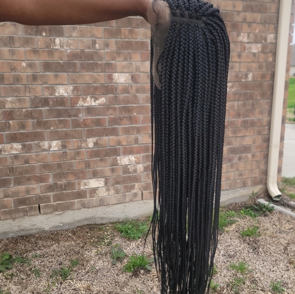 Braid frontal wig very soft not heavy. - Picture 5 of 8
